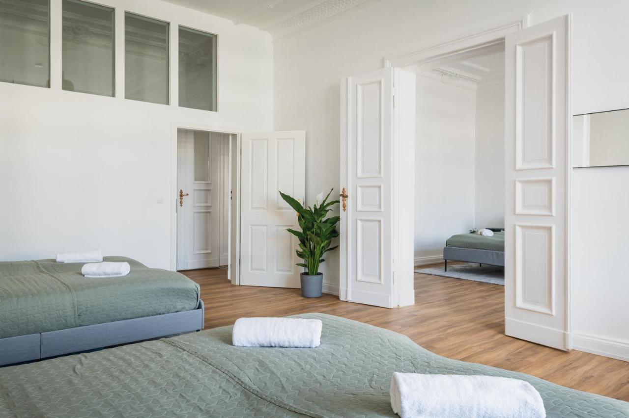 Riesiges Apartment Nahe Kudamm Sehr Schoner Altbau 123M2 Gross 12 Gaste Berlin Exteriör bild