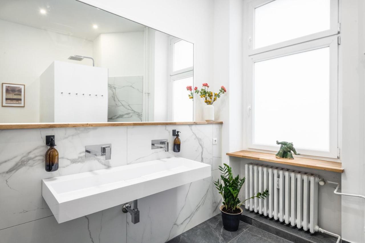 Riesiges Apartment Nahe Kudamm Sehr Schoner Altbau 123M2 Gross 12 Gaste Berlin Exteriör bild
