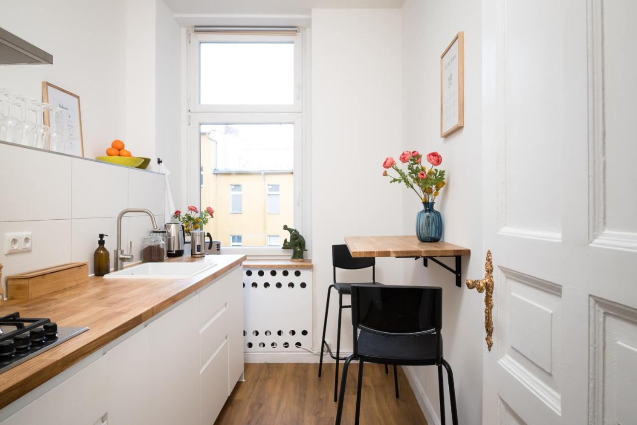 Riesiges Apartment Nahe Kudamm Sehr Schoner Altbau 123M2 Gross 12 Gaste Berlin Exteriör bild