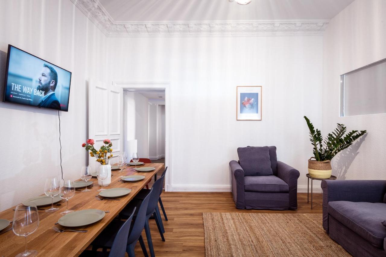 Riesiges Apartment Nahe Kudamm Sehr Schoner Altbau 123M2 Gross 12 Gaste Berlin Exteriör bild