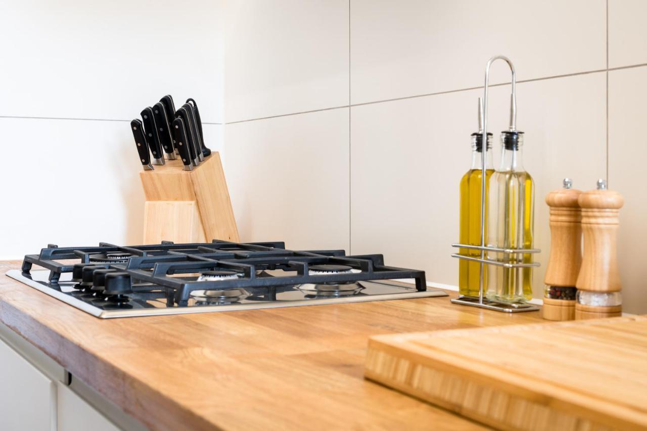 Riesiges Apartment Nahe Kudamm Sehr Schoner Altbau 123M2 Gross 12 Gaste Berlin Exteriör bild